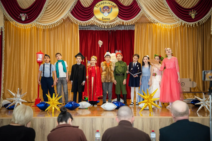 Во Владикавказе прошел муниципальный этап республиканского конкурса школьных театров «Театральная весна – 2026»