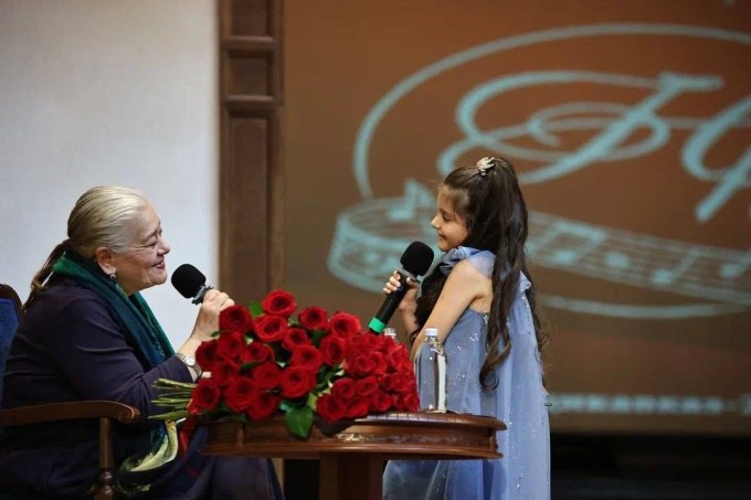 На сцене концертного зала филиала Мариинского театра в РСО-Алания прошел гала-концерт лауреатов XXI Межрегионального конкурса юных музыкантов «Наши надежды»