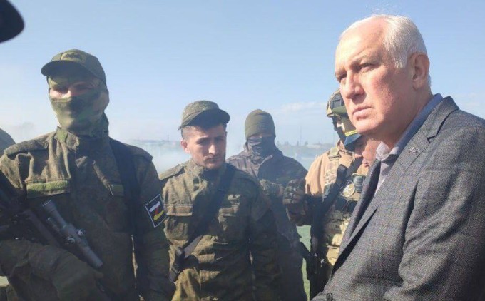 Глава АМС г. Владикавказа Вячеслав Мильдзихов посетил стрельбище на территории воинской части в посёлке Спутник. 