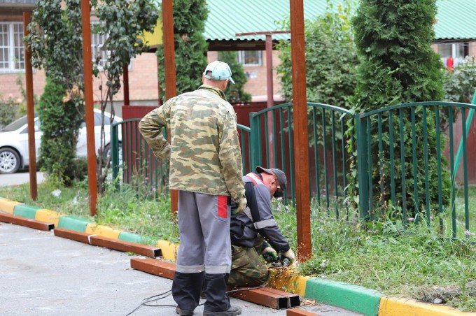 Во Владикавказе ведутся работы по демонтажу незаконных сооружений 