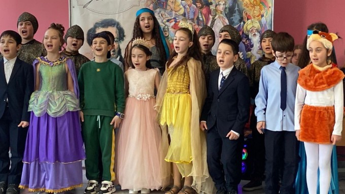 Театральные постановки и конкурс чтецов