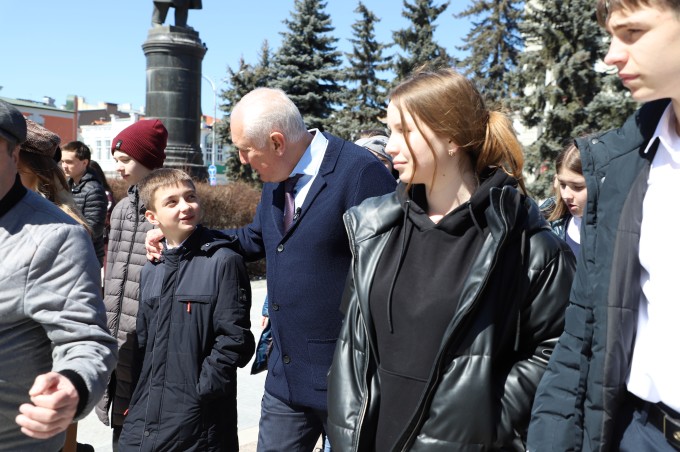Вячеслав Мильдзихов провел экскурсию для детей из Донбасса